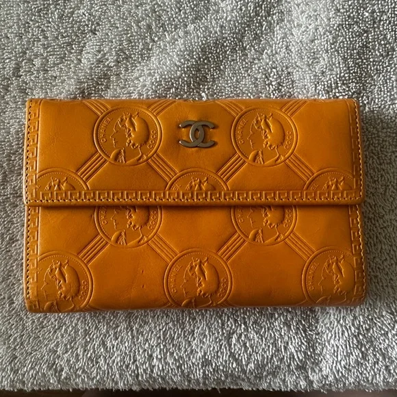 CHANEL Coco Chanel Mustard Monogrammed Bust & Logo Trifold Wallet - Picture 1 of 6